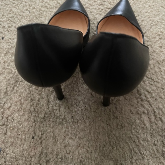 Apostrophe pump Christian Louboutin size 38-Fits 7 1/2 to 8. With bag, box &tips - Picture 4 of 11